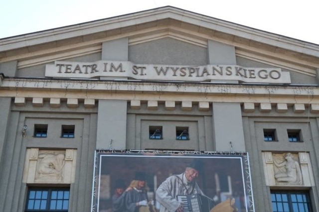 Aktorki i aktorzy, a także inne osoby związane z Teatrem Śląskim, chcą wyraźnie sprzeciwić się wojnie.
