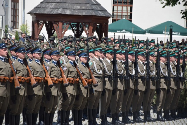 Główne części uroczystości Straży Granicznej odbyły się na dziedzińcu raciborskiego Zamku Piastowskiego.