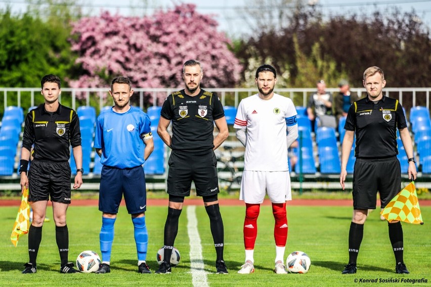 Piłka nożna. Grom Nowy Staw uległ na wyjeździe Gryfowi Słupsk. Nowostawianie grają też w UEFA Regions' Cup