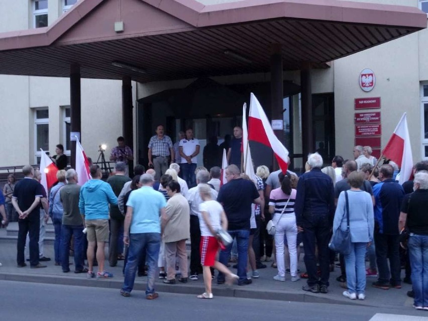 Protest w obronie Sądu Najwyższego w Pile