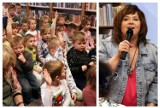 Grudziądz. Edyta Jungowska kocha czytać dzieciom! Spotkała się z nimi w grudziądzkiej bibliotece. Zobacz zdjęcia