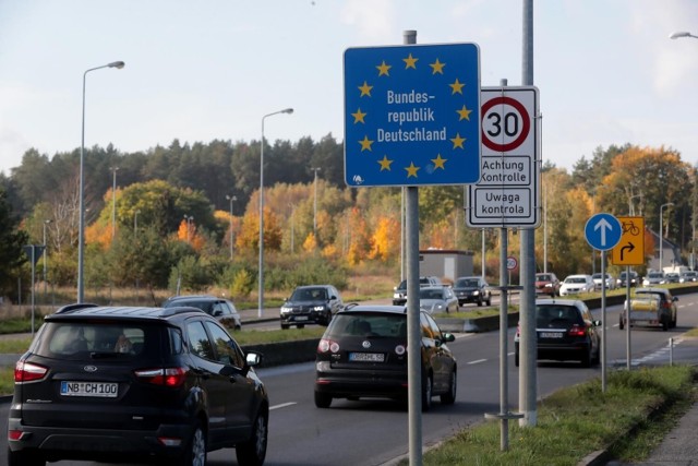 Podróżni muszą uzbroić się w cierpliwość podczas podróży.