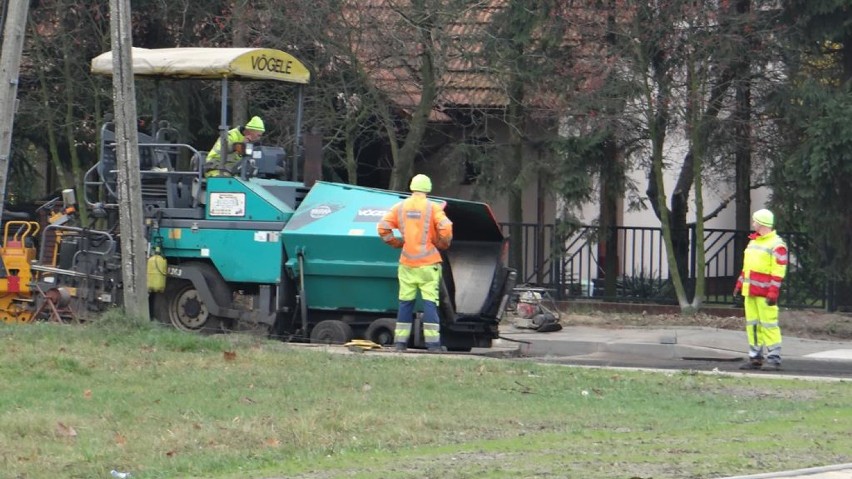 Budowa ronda przy Kobusiewicza na ukończeniu