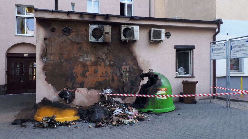 Śmietniki przy alei Wojska Polskiego w Szczecinie są ciągle podpalane! Mieszkańcy się boją