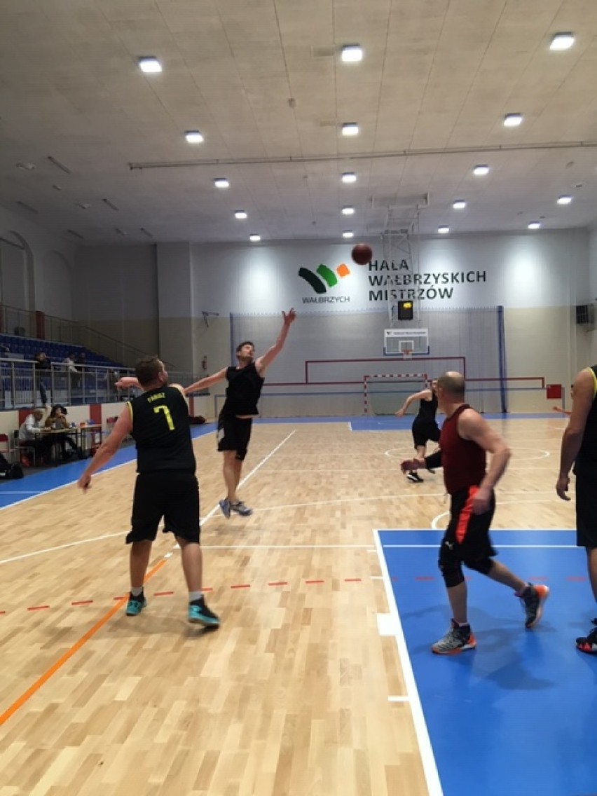 Wałbrzyska Amatorska Liga Koszykówki ma za soba piątą serię spotkań