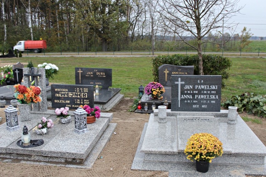 Zbąszyń. Cmentarz komunalny 1 listopada 2017 r.