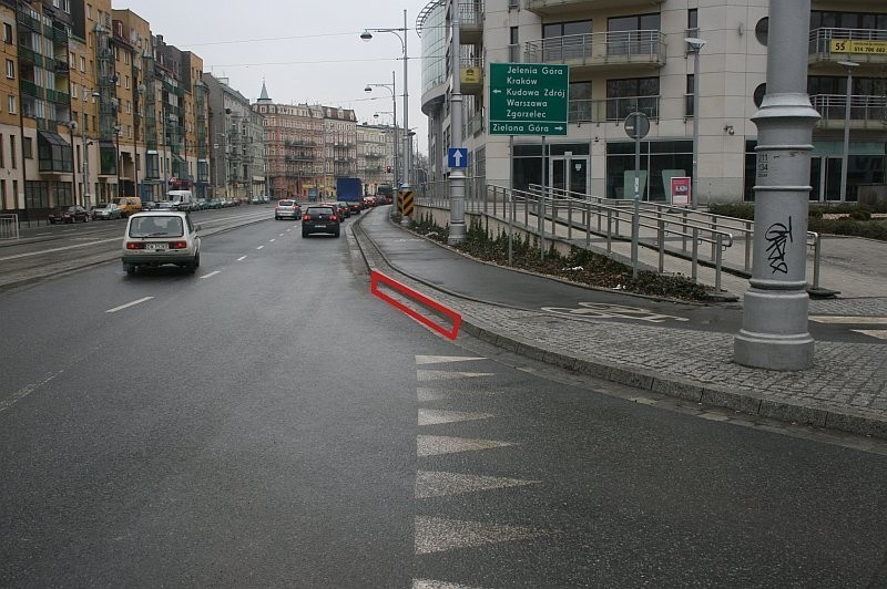 Ul. Józefa Bema - obniżenie krawężnika do wjazdu na drogę...