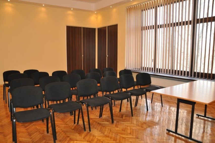 Remont CKŚ w Świętochłowicach: 400 nowych krzeseł w sali widowiskowej
