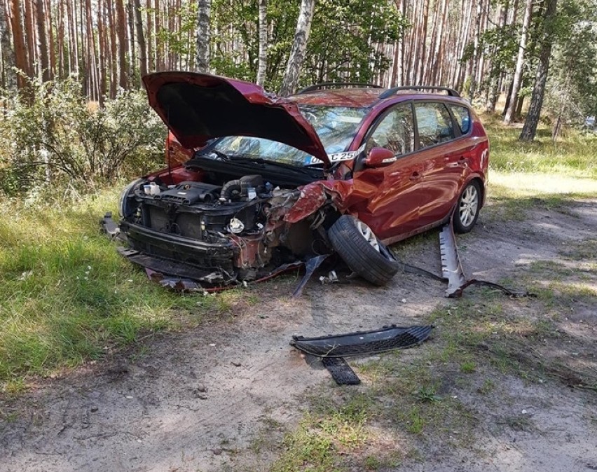 Wypadek w Borowym Młynie w powiecie świeckim. Zderzyły się dwa samochody [zdjęcia]