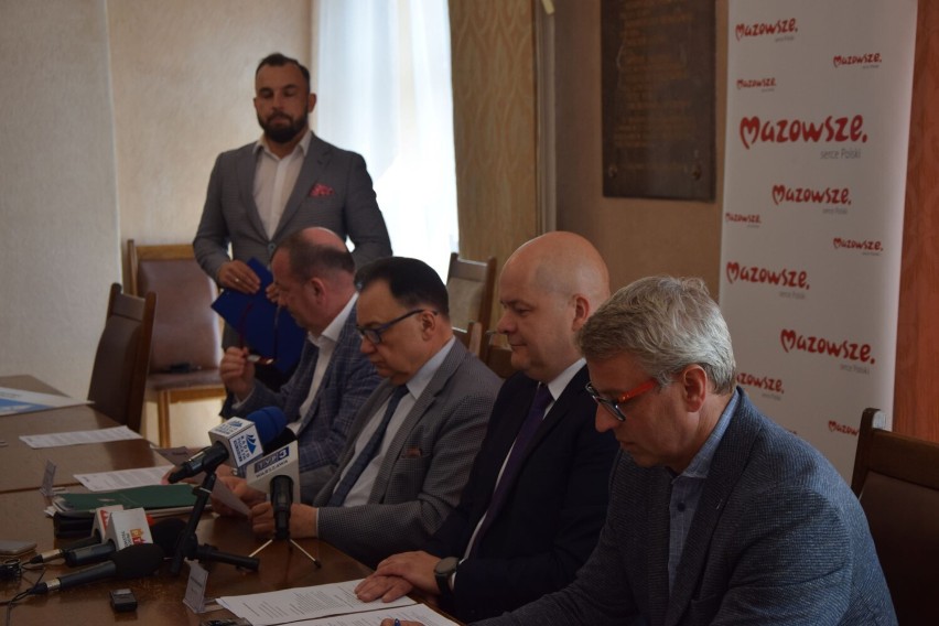 Miasto Płock podpisało umowę na dofinansowanie proekologicznych projektów z samorządem województwa. Wyrażono sprzeciw działaniom rządu