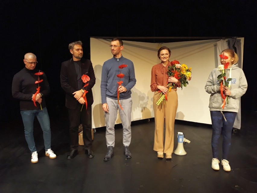 Premiera spektaklu "Ciotka Wieża" w Kieleckim Centrum Kultury. Zobacz zdjęcia