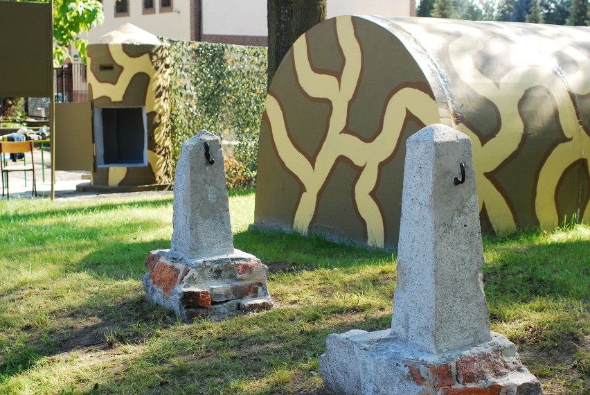 Bytom: W Miechowicach znaleziono słupki z mogiły zbiorowej, w której pochowano pomordowanych w 1945