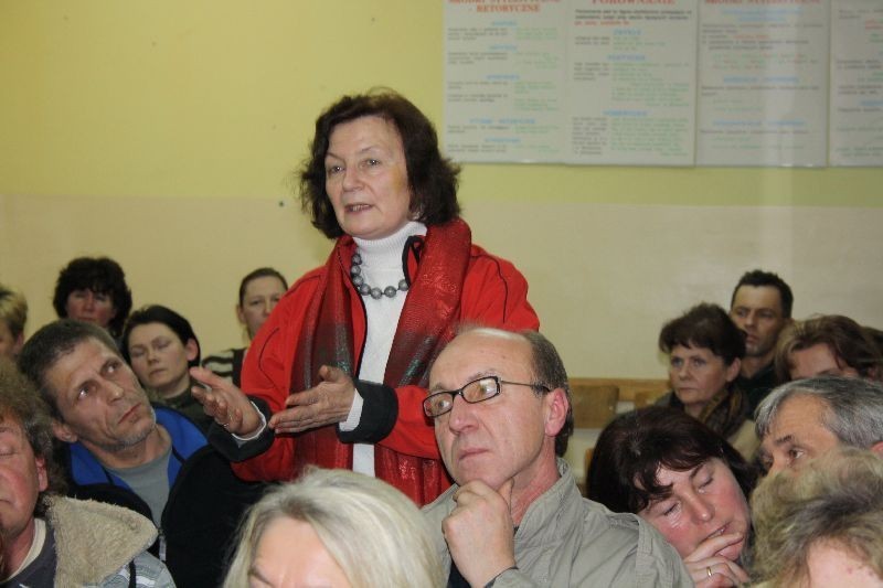 Rodzice uczniów śremskiej filii ZSR Grzybno są przeciwko oddaniu ich szkoły urzędnikom PUP