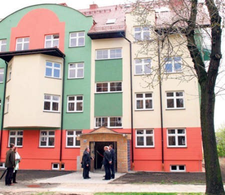 W pierwszym budynku TBS w Pyskowicach już mieszkają lokatorzy, a gmina planuje kolejne inwestycje w tym zakresie. Fot. Marlena Polok-Kin