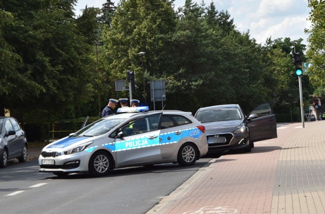 Poszkodowana kobieta została przewiezona do szpitala.