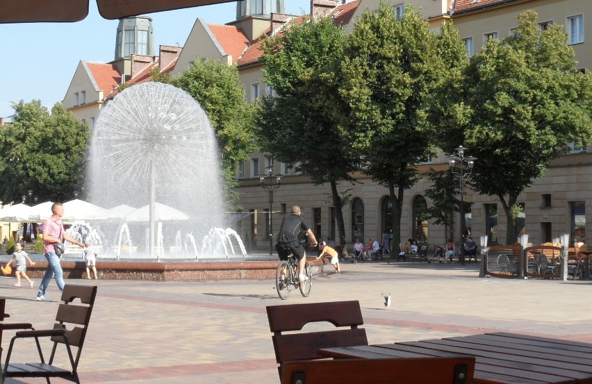 "Dmuchawiec" na placu Baczyńskiego