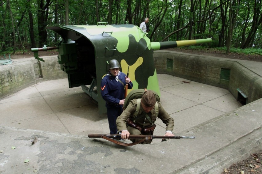 Rok 2009, Bateria Artylerii Stałej na klifie.