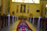 Z okazji Bożego Ciała, w kościele pw. św. Faustyny w Grodzisku Wielkopolskim, pojawił się dywan kwiatowy