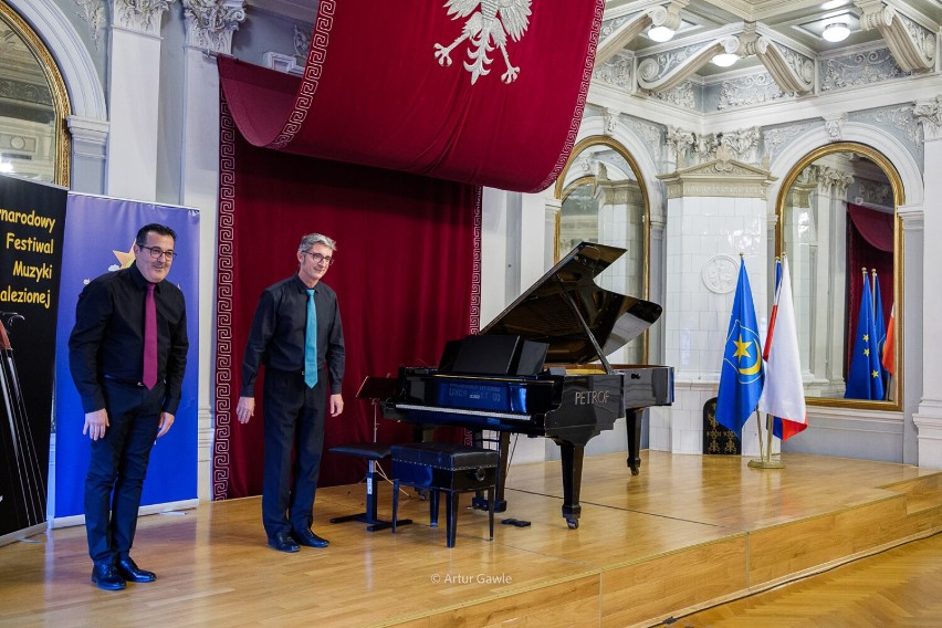 Hiszpański duet wystąpił w Sali Lustrzanej. Tarnowska odsłona Międzynarodowego Festiwalu Muzyki Odnalezionej. Zdjęcia 