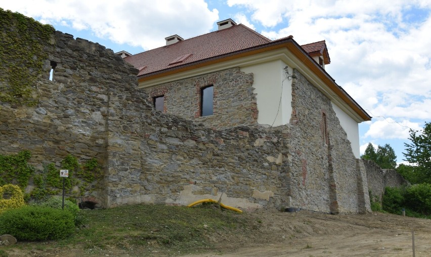 Na terenie ruin Klasztoru Karmelitów Bosych w Zagórzu...