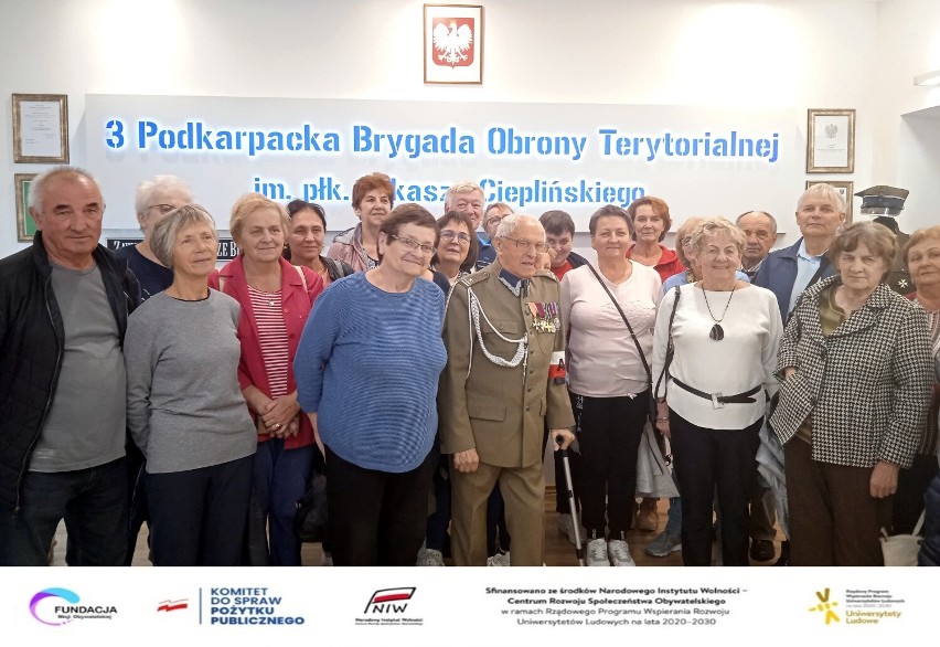 Wycieczka tematyczna członków Polskiego Towarzystwa Emerytów, Rencistów i Inwalidów Oddział w Kańczudze do instytucji kultury w Rzeszowie