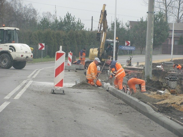 Budowa chodnika do Nowej Wsi w Myszkowie.