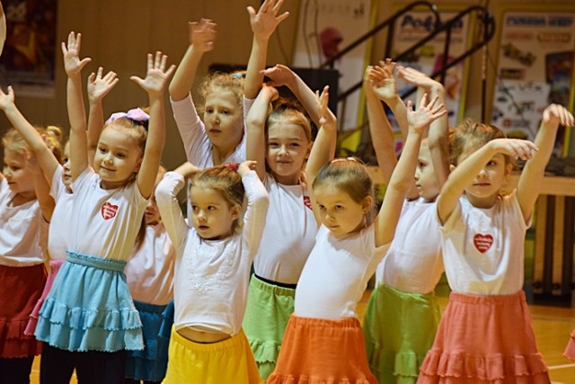 Finał WOŚP w chełmskiej hali sportowej:pokazy taneczne, gry, zabawy, licytacje