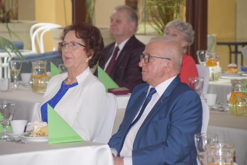 Złote Gody w Gnieźnie. Wzruszająca uroczystość dla par z 50-letnim stażem małżeńskim