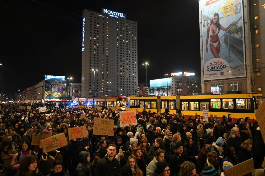 Marsz został zorganizowany w Warszawie w związku z tragiczną...