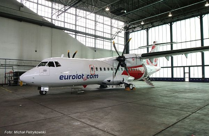 Jeden z ATR -ów eurolot.com przygotowywany do startu na nowe...