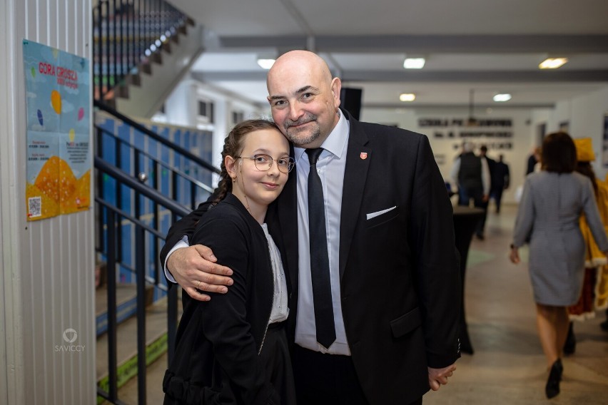 Wiceminister Katarzyna Lubnauer z wizytą w szkole podstawowej w Niechcicach ZDJĘCIA