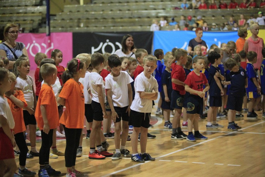Olimpiada przedszkolaków w łódzkiej Hali Sportowej.
