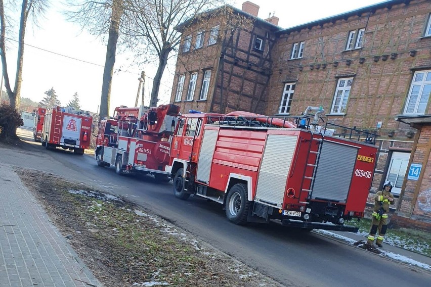 Strażacy z Prabut i Kwidzyna gasili pożar sadzy w jednej z...