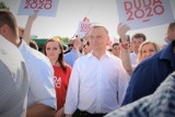 Prezydent Andrzej Duda spotkał się z mieszkańcami na placu targowym w Koninie 