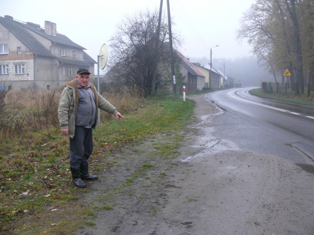 Sołtys Piechowiak rozkłada ręce