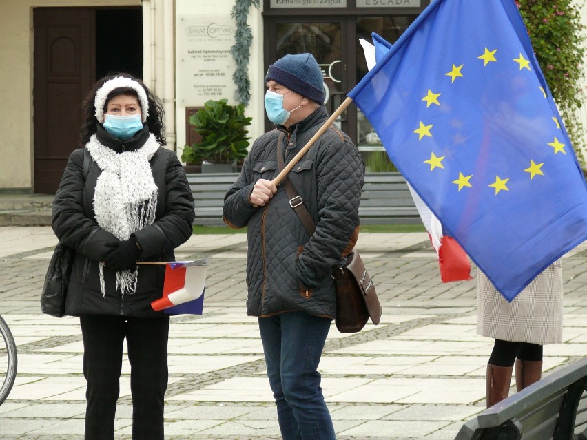 Kalisz: Protestowali przeciwko polskiemu wetu w Unii...