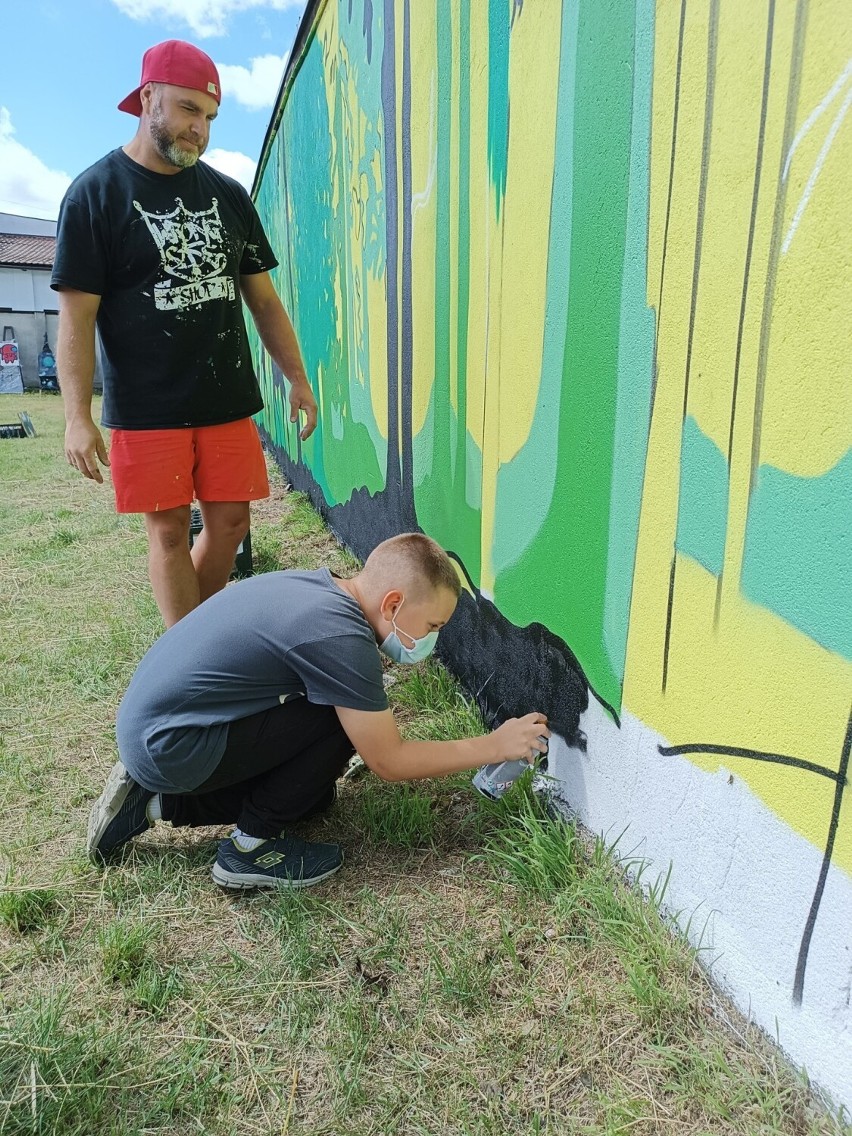 Mural w Śliwicach to efekt współpracy z Markiem Kłosowskim,...