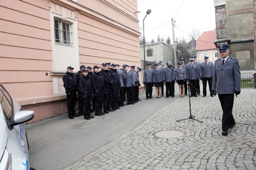 Minister Joachim Brudziński przekazał klucz do nowego posterunku policji w Świerzawie [ZDJĘCIA]