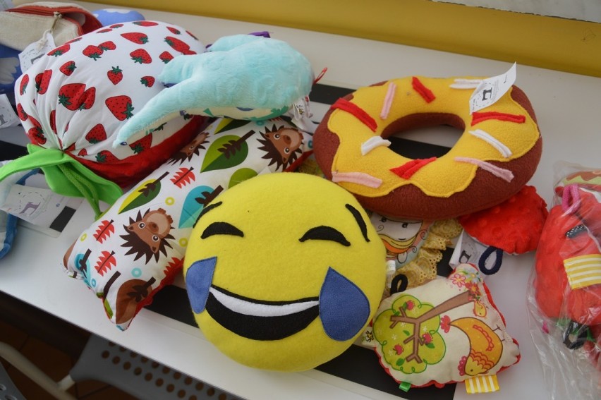 Do dzieci z głogowskiego szpitala trafiły maskotki uszyte przez wolontariuszy [FOTO, FILM]