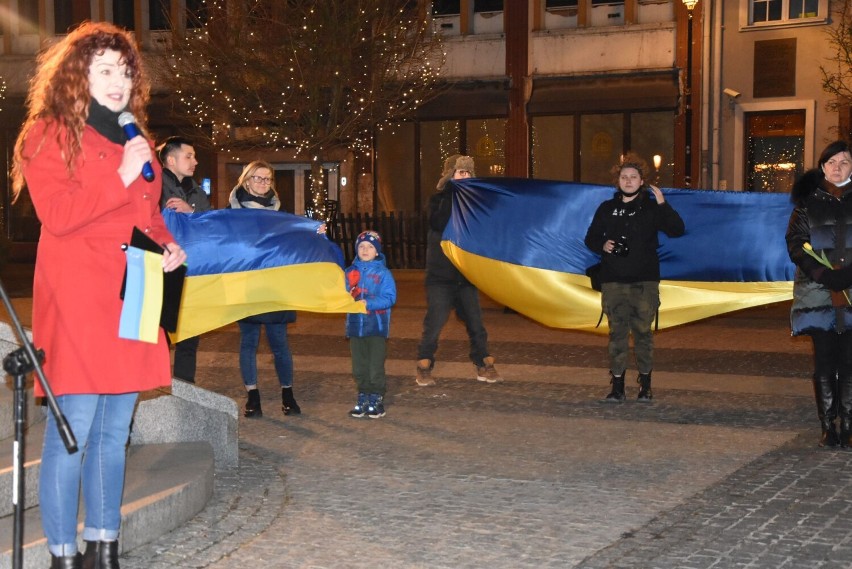Wiec "Solidarni z Ukrainą" na Rynku w Grudziądzu.