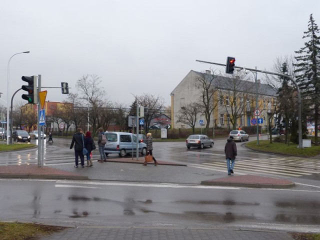 Ciasne skrzyżowanie ulic Iłżeckiej i Polnej zostanie rozbudowane do trzech pasów.