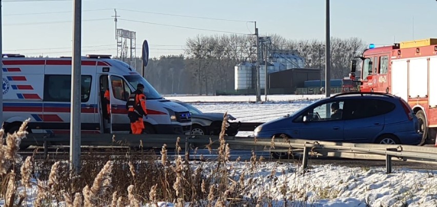 Wypadek na DK 11 w Budzyniu. Helikopter zabrał poszkodowaną do szpitala 