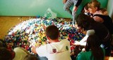 W Jastrzębiu uczniowie zbierają nakrętki, by pomóc chorym dzieciom