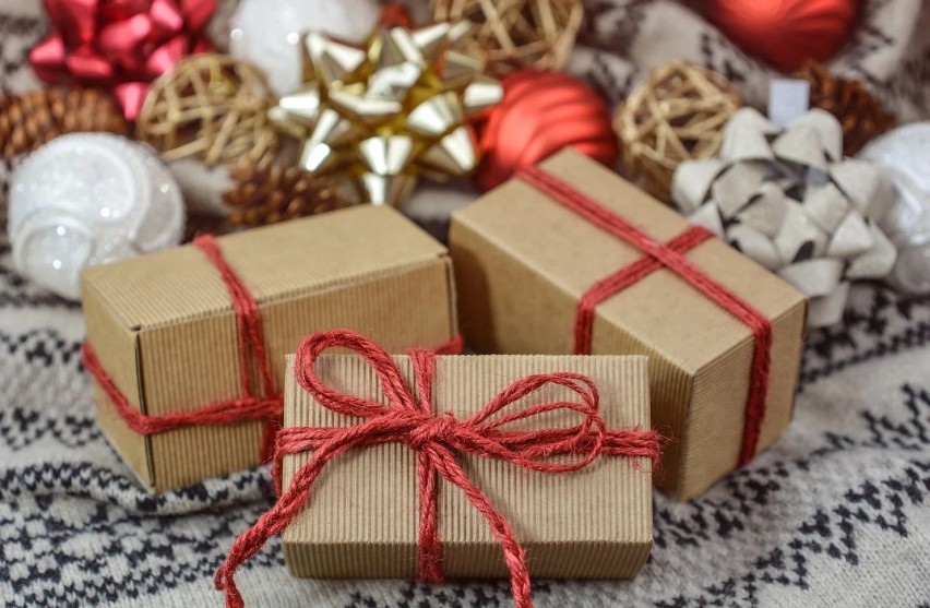 21% osób przyznało, że preferuje gotowe kupione prezenty, a...