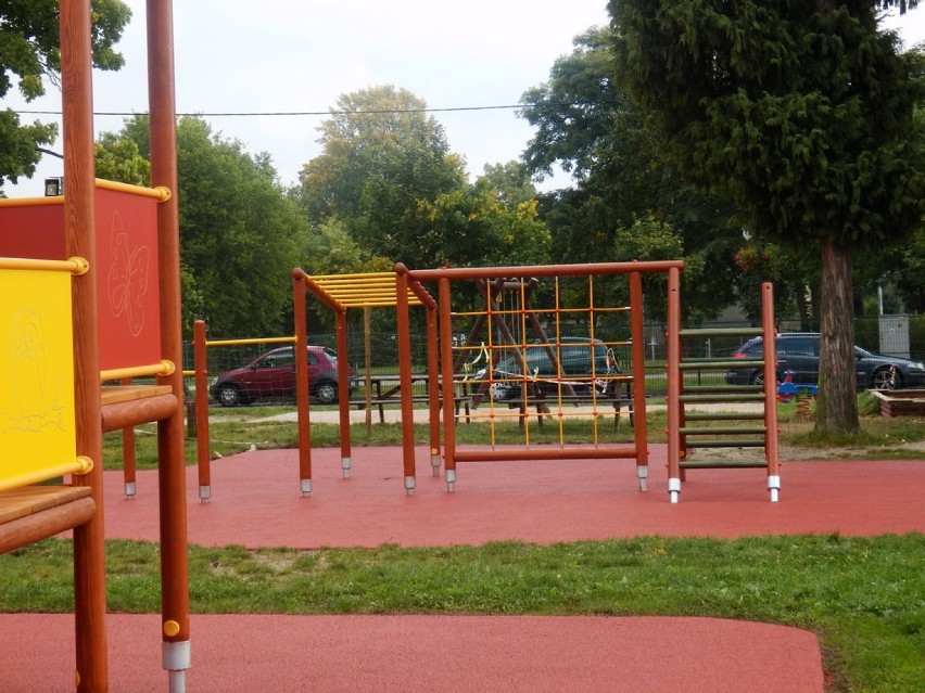 Odnowiony plac zabaw przy Szkole Podstawowej w Węglińcu
