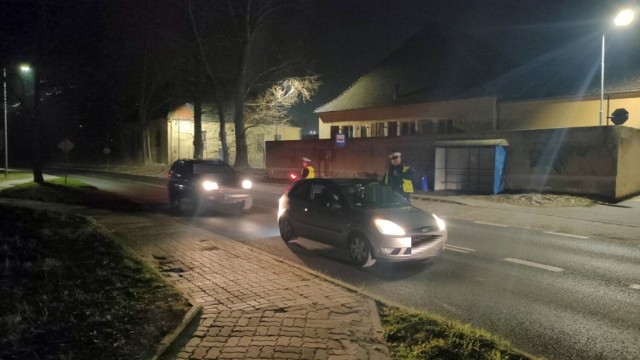 Policjanci sprawdzili ponad tysiąc kierowców. Jeden z nich był nietrzeźwy.