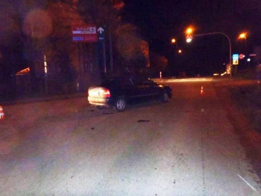 Nowy Sącz. Zderzenie motocykla z autem. Dwaj ranni w szpitalu [ZDJĘCIA]
