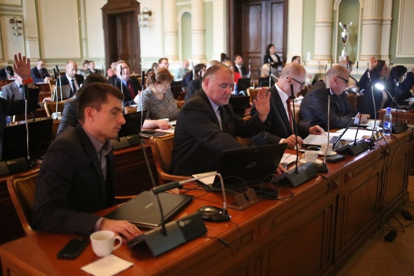 Sesja Rady Miasta Gdańska. Oświadczenia wiceprezydentów [ZDJĘCIA]