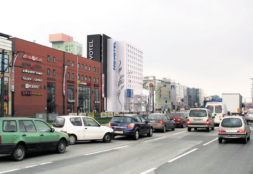 Według najnowszej koncepcji, w elewacji łódzkiego Novotelu...