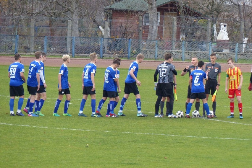 Korona Kielce od 2 minuty grała w dziesiątkę i uległa Karpatom Krosno 1:5 w Centralnej Lidze Juniorów do 17 lat [WIDEO, ZDJĘCIA]